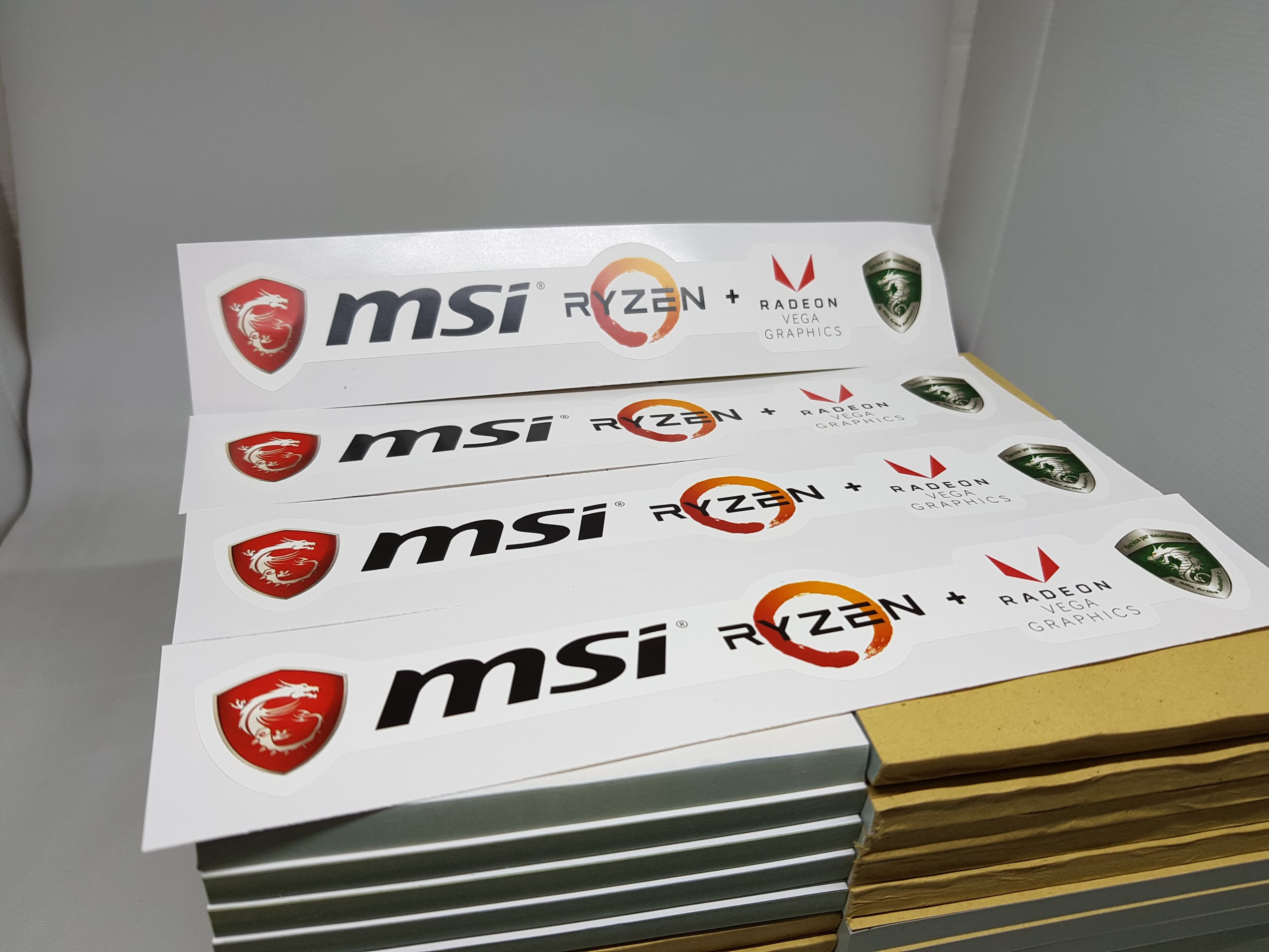 Pentingnya Penggunaan Stiker pada Produk Makanan dan Minuman